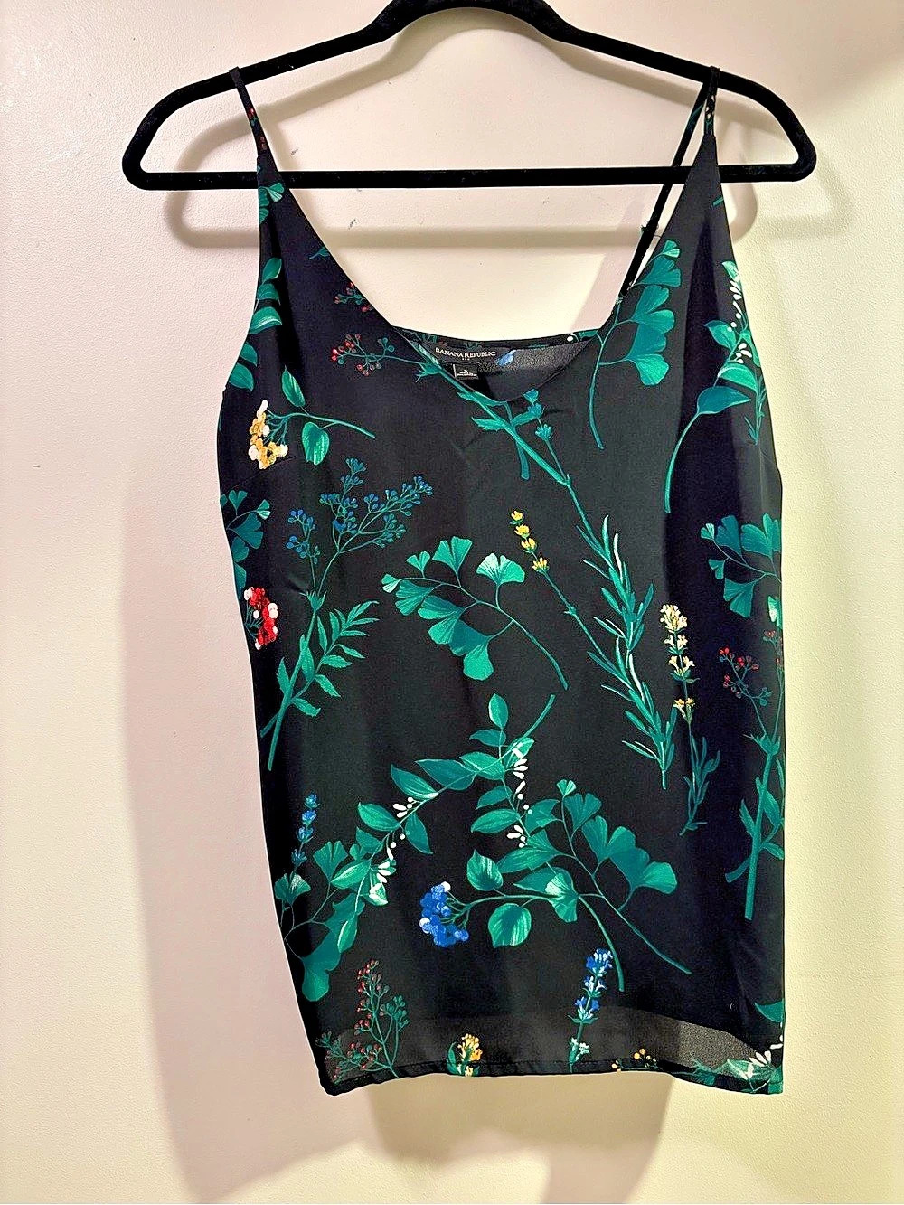 Banana Republic Floral Camisole in Black & Green Size Small Like New